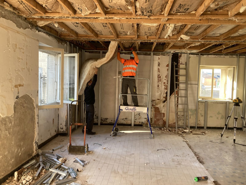 Réhabilitation de la maison Bidau réalisée par les employés communaux Réhabilitation de la maison Bidau réalisée par les employés communaux