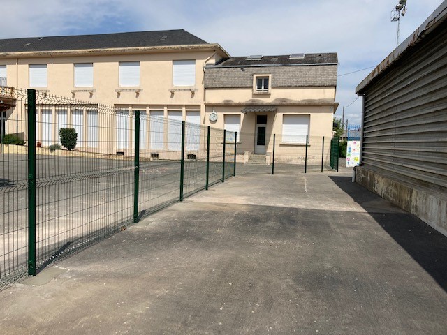 Accès école élémentaire depuis la place du 8 mai